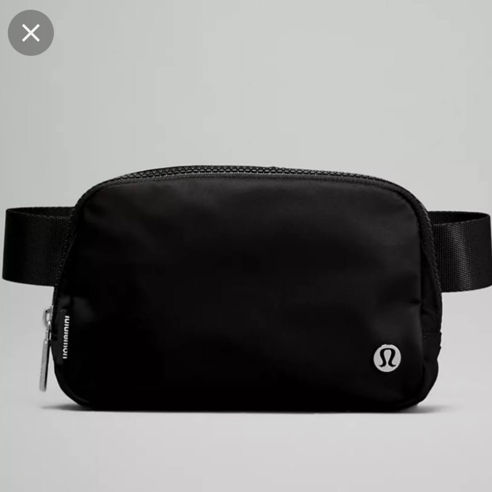 Lululemon Everywhere Belt Bag